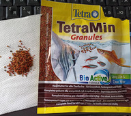 Пользовательская фотография №1 к отзыву на TetraMin Granules Основной корм для всех видов рыб